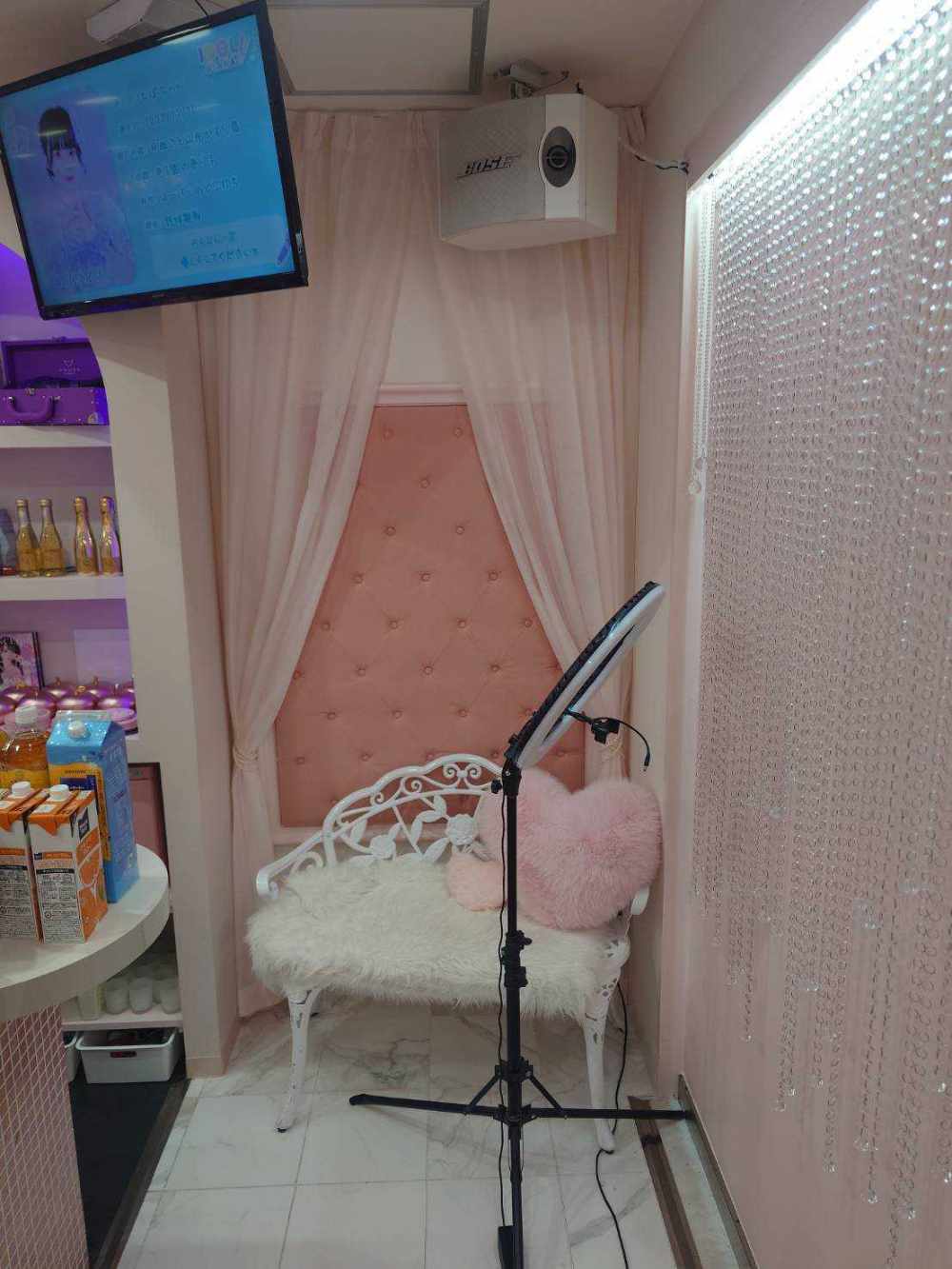 大阪府中央区のコンセプトカフェでのカラオケ設置写真4：IDOL OSAKA様