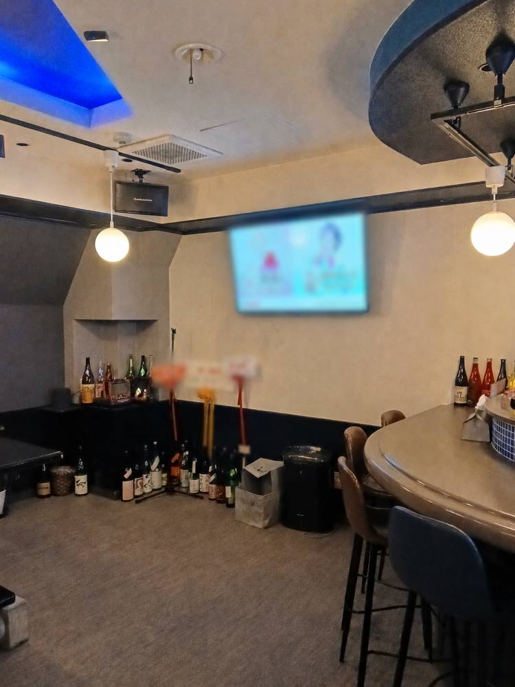 沖縄県那覇市のバーでのカラオケ設置写真2：お酒とおばんざい なか邑様