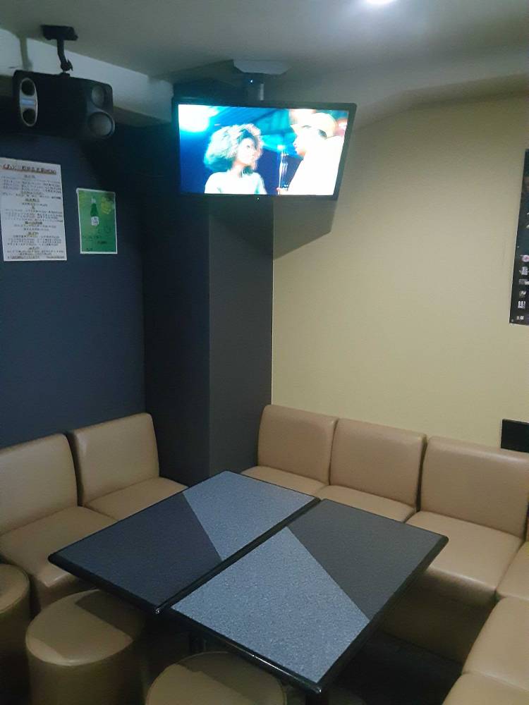 大阪府大阪市のバーでのカラオケ設置写真3：BAR Nico様